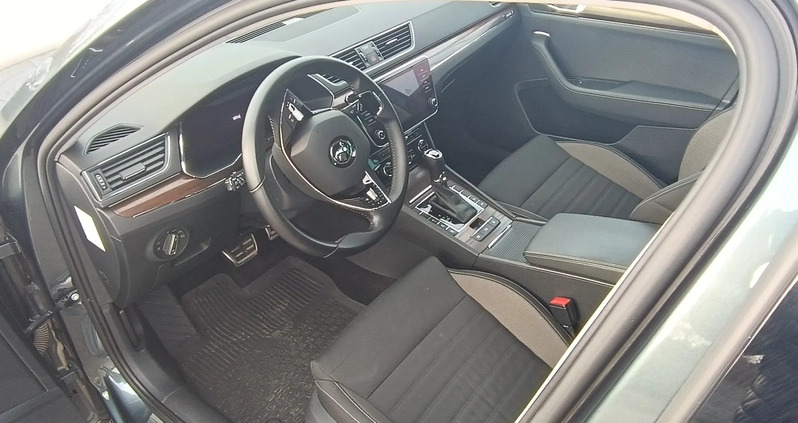 Skoda Superb cena 139900 przebieg: 140000, rok produkcji 2021 z Kielce małe 79